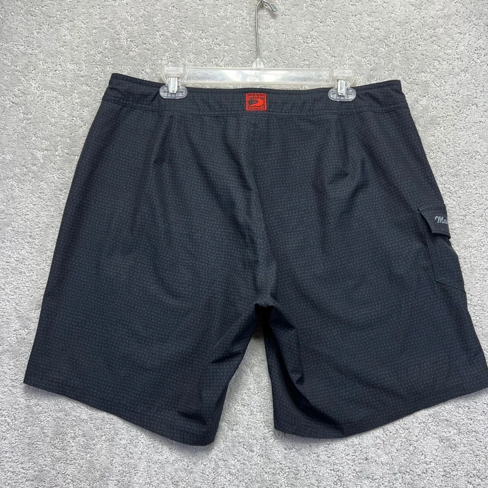 Maui Rippers Board Shorts Womens 14 (36) Black Geometric Swim Trunks Cargo Surf